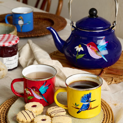 Tetera enlozada azul oscura  para agua