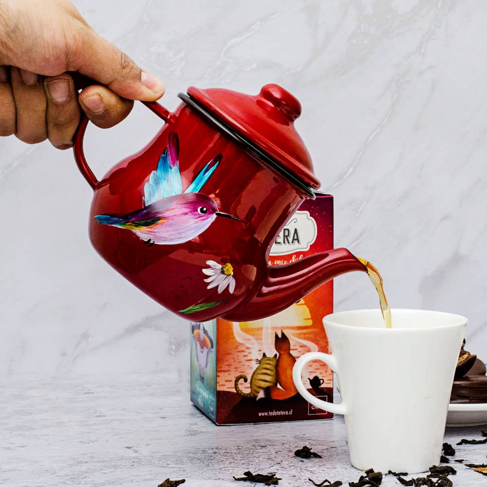 Tetera enlozada roja para té medio litro